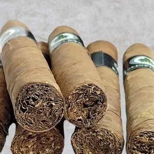 Elio Plata Cigarro Churchill